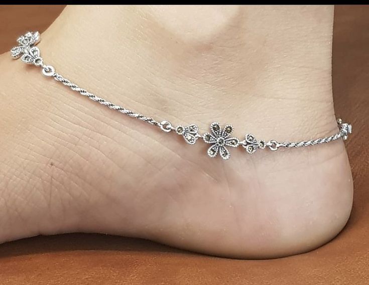 Silver Plated Alloy Stud Anklet With Ghungroo 